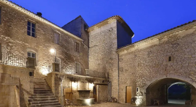 Chateau de Montfroc, Prenota Resort Montfroc Rodano-Alpi