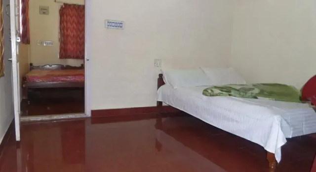 Hilly Hut Home Stay
