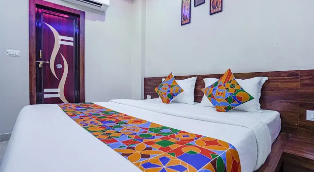 Номер Deluxe Fabhotel Nandini Grand