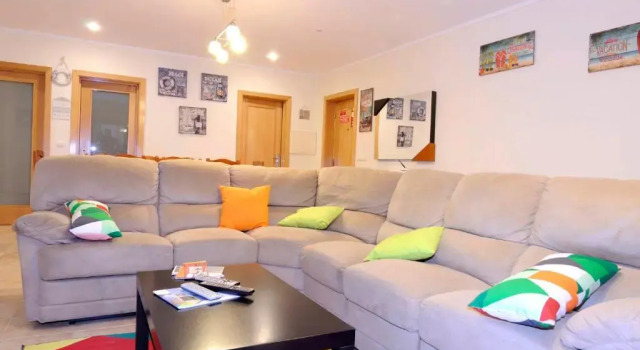 Апартаменты с 3 комнатами Apartamento Areal
