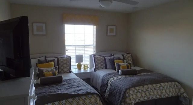 4BR Paradise Palms Townhome 8897 by OVRH