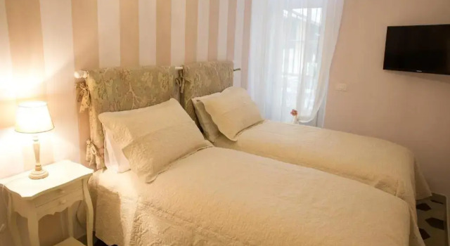 Luxury Apartments Residence La Fontana, Забронировать Апартаменты/квартира Отели Лукки с парковкой, рядом с Кафедральный собор Лукки, Парковка