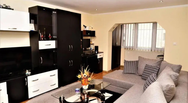 Home away from home, Varaa Hotelli Petrosani 