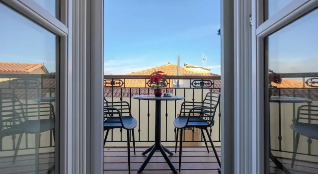 Полулюкс с балконом и с видом на внутренний двор Onora Suites Nafplio
