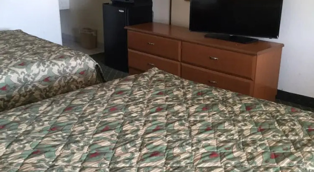 Четырёхместный номер Standard Economy Inn Dillon