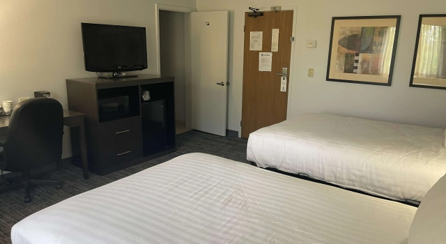 Четырёхместный номер Standard Best Western DuBois Hotel