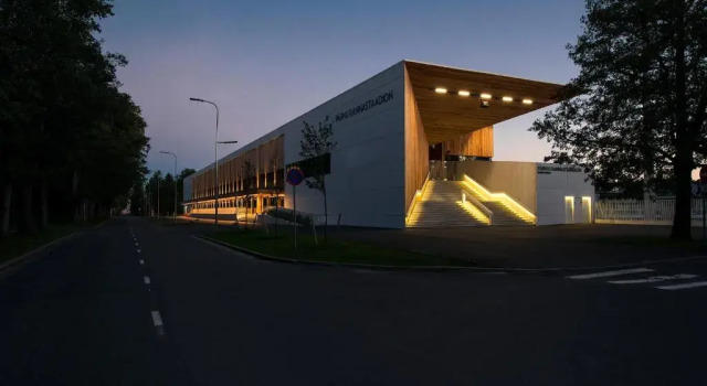 Pärnu Rannastaadioni Hostel, Varaa Hostelli Hotellit Pärnumaa pysäköinnillä, Pysäköinti