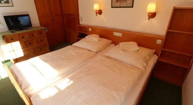 Höhenpension Glashütte Bed&Breakfast Frühstückspension Hotel GARNI, Reserva ahora Hotel Hoteles en Baden-Wurtemberg con aparcamiento, Aparcamiento