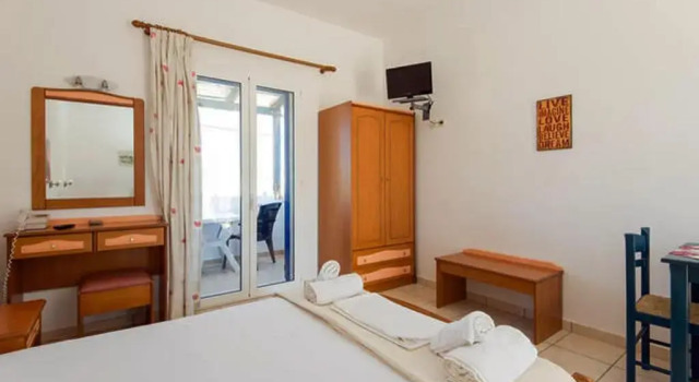 Contaratos Holiday Lettings 2