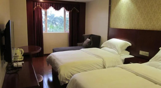 Nanguo Chain Hotel- Fumin Branch, Rezerwuj Hotel Hotele w Shenzhen z parkingiem, Parking