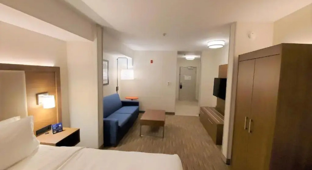 Люкс Holiday Inn Express Hotel & Suites Seattle North - Lynnwood by IHG