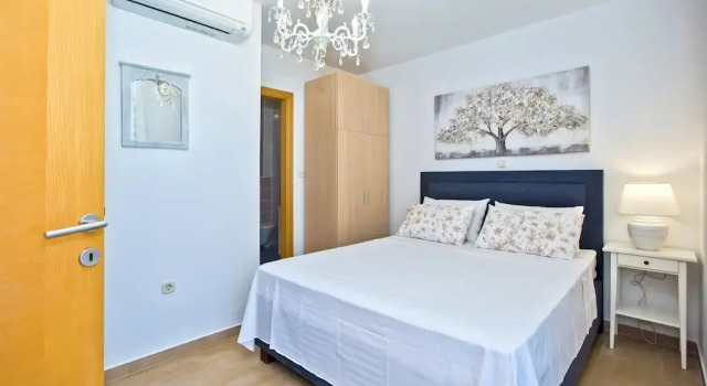 Luxurious Apartments Maslina with Beach, Забронировать Апартаменты/квартира Хвар Остров Хвар
