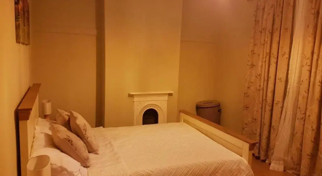 Коттедж Tynant House- Modern 3 bed house- City centre and FREE parking