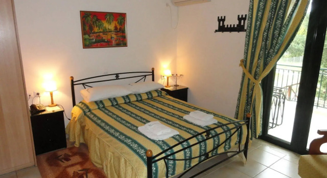 Castle View Studios, Reserva ahora Hostal o pensión Paralion astros 