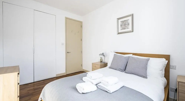 Royal College Apartments by Flexystays