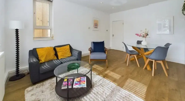 The Earl's Court Hideaway - Warm 3bdr House, Забронировать Дом для отпуска Коттеджи Лондона, рядом с Городской музей полиции, Коттедж