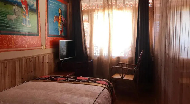 Одноместный номер Standard с видом на горы TIBET Guest house 虎跳峡卓玛客栈