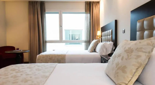 Номер Standard Hotel Crowne Plaza Madrid Airport