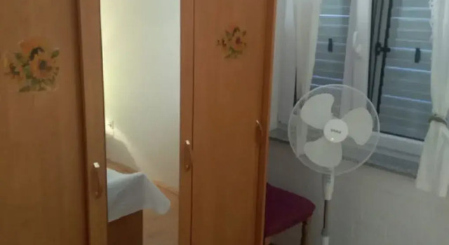 Apartment Tomi - with a large terrace (30m2): A1 Tribunj, Riviera Sibenik