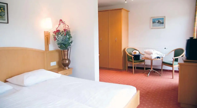 Hotel Bruggerhof, Rezerwuj Hotel Hotele w Kitzbuhel z basenem, Basen