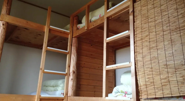 Niseko Guesthouse Nalu, Rezervovat Hotel Hotely v Niseko s parkováním, Parkování
