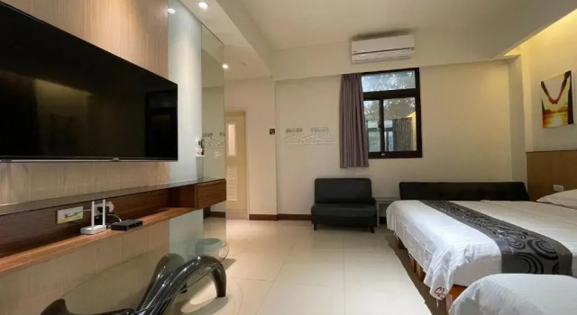 Четырёхместный номер Standard Cherry Inn