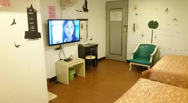 Люкс Deluxe 麗都平價商旅
