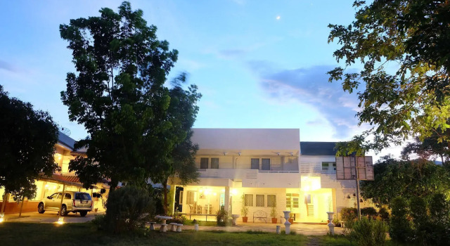Plern Room And Backyard, Забронировать Отель Отели Чиангмай с парковкой, рядом с Wat Srisupan, Парковка