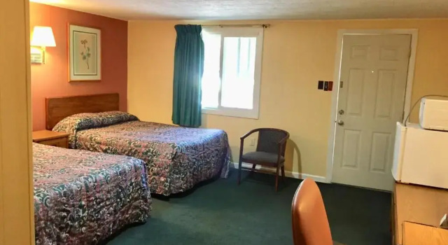 Четырёхместный номер Standard Elmwood Motor Lodge