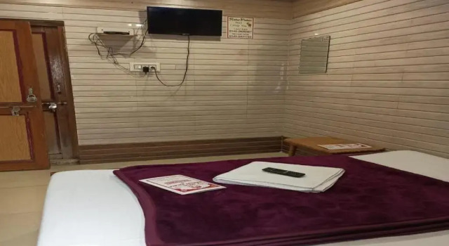 Hotel Pushkar Paramount Palace, Rezervovat Hotel Puškar Rajasthan
