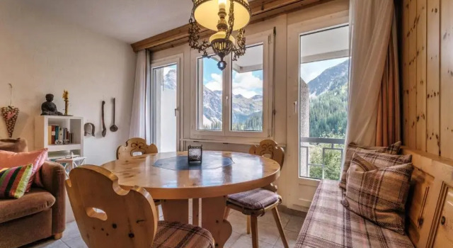 Villa Franca - 2 Zimmer Wohnung im EG, Book Villa Sommerhuse i Arosa, Hytte