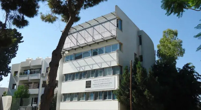 Luxury Penthouses, Rezerwuj Hotel Pafos Pafos, w pobliżu Markideio Theatre