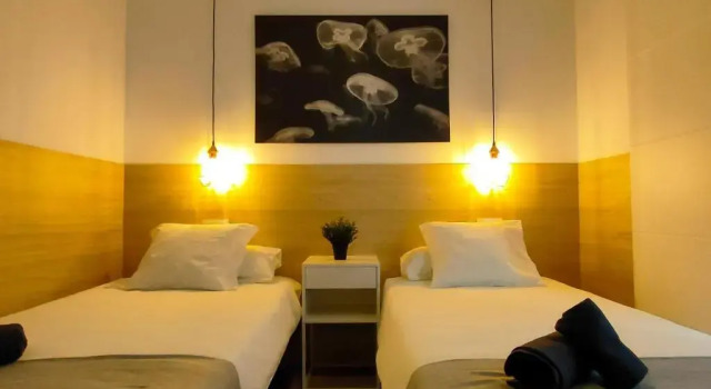 Stylish Friendly Holiday Home, Забронировать Отель Отели Плайя дель Инглес с бассейном, рядом с Экуменический храм Эль-Сальвадор, Бассейн