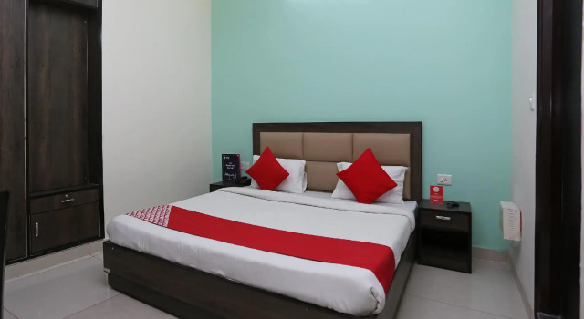 OYO 15733 A-1 Residency, Забронировать Отель Фаридабад штат Харьяна