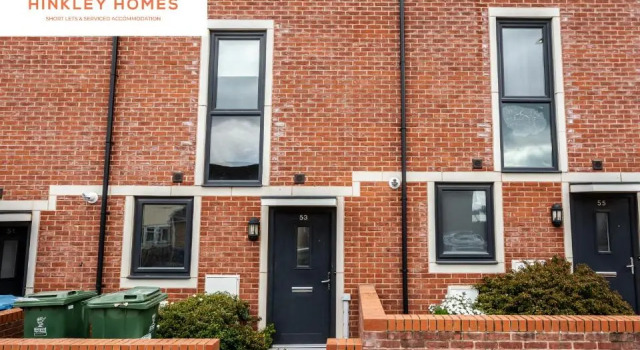 5 Beds - Free Gated Parking - City Centre - By Hinkley Homes Short Lets & Serviced Accommodation