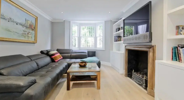 Spacious Family House With Garden Near Battersea Park by Underthedoormat