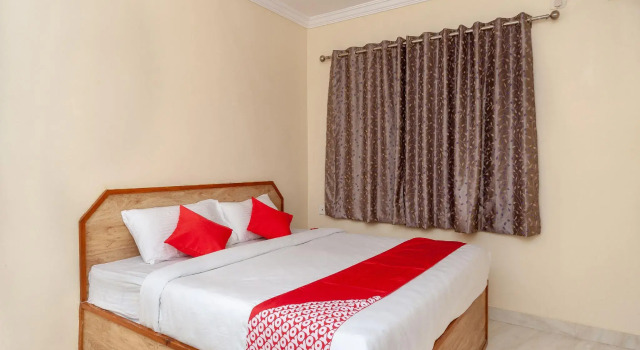 OYO 16982 Stay Inn Tirupati, Rezerwuj Hotel Hotele w Andhra Pradesh z parkingiem, Parking