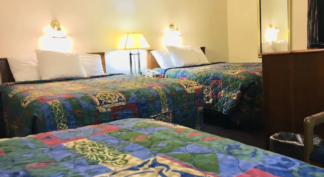 Трёхместный семейный номер Standard North Country American Inn
