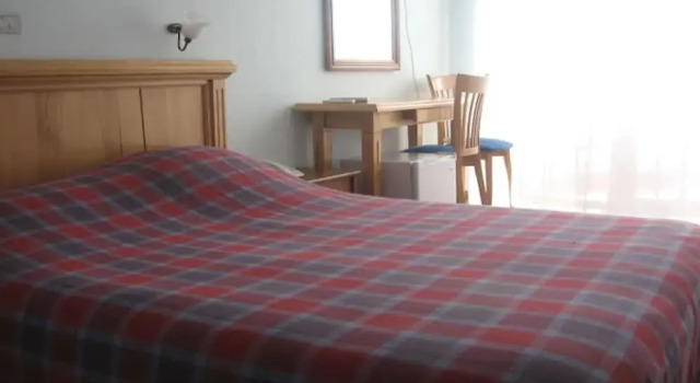 Levantin Inn 12 Room N7 Sea Side, Забронировать Отель Отели Свети-Стефан с парковкой, рядом с Пляж Црвена Главица, Парковка