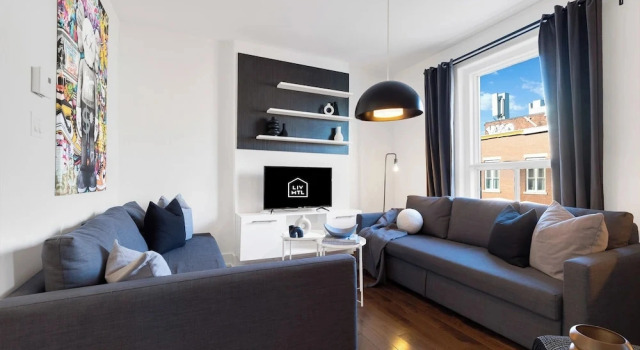 Апартаменты Premium с 4 комнатами с видом на город LiV MTL Chic Spacious 4BR Rooftop Suite Near Downtown Montreal