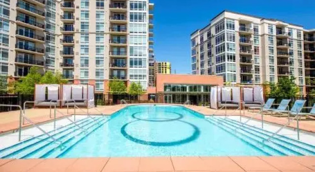 Oakwood At Postmark Apartments, Забронировать Апартаменты/квартира Отели Стэмфорд с парковкой, рядом с Железнодорожная Станция Metro-North, Парковка