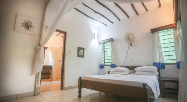 Watamu Beach Cottages, Book Bed and Breakfast Watamu 