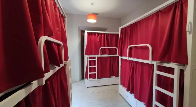 Кровать в общем номере (женский номер) New Samay Hostel