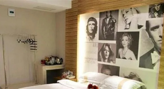 Jiujiang 168 Inn
