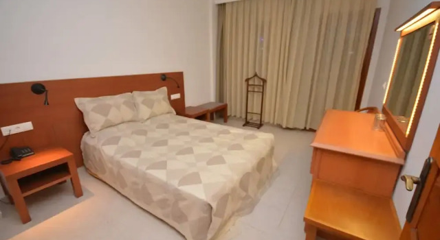 Четырёхместный номер Standard Saray Hotel