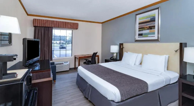 Номер Standard Red Roof Inn & Suites Hinesville Renovated with breakfast