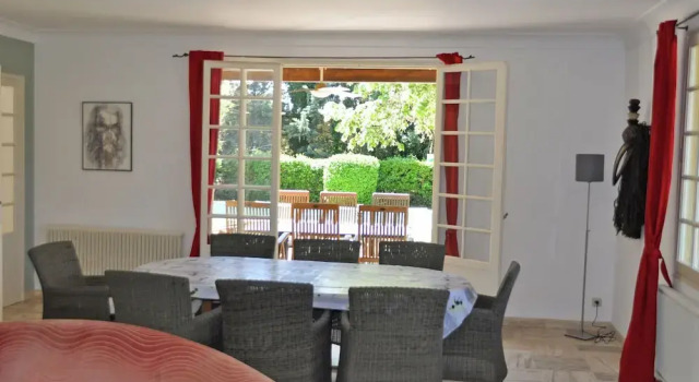 Spacious Villa in Saze with Private Terrace, Buchen Sie Villa Villen in Gard, Villa