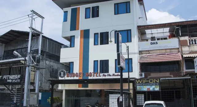 Oyo 592 Budget Hotel by the Harbour, Rezerwuj Hotel Padang Sumatra