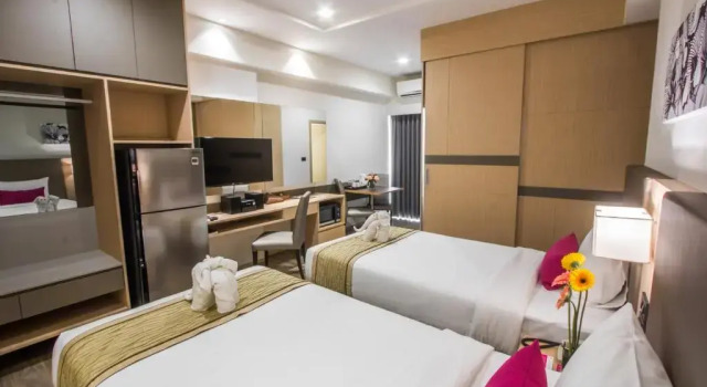 Двухместный номер Standard с балконом Pacific Park Hotel