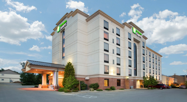 Holiday Inn Express & Suites Bloomington, an IHG Hotel, Réserver Hôtel Hôtels à Indiana avec piscine, Piscine
